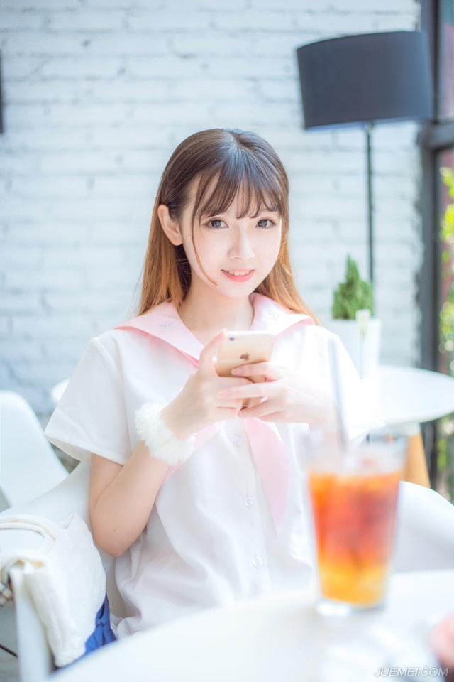 “吼~”